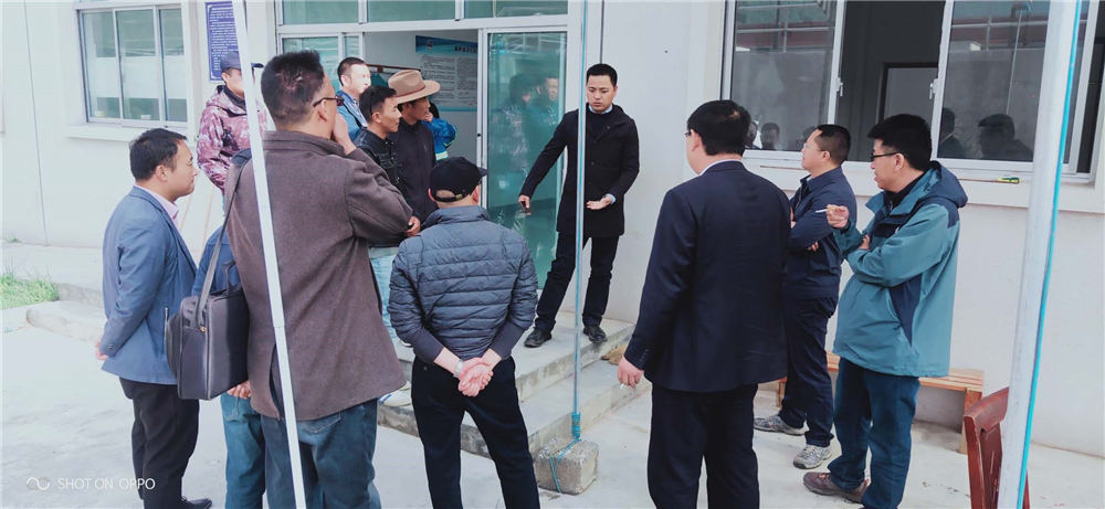 西南督查組在自治區(qū)、日喀則市、吉隆縣、吉隆鎮(zhèn)有關(guān)領(lǐng)導(dǎo)的陪同下對(duì)吉隆鎮(zhèn)污水處理廠檢查工作